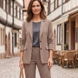 Traje pantalón y Chaqueta...
